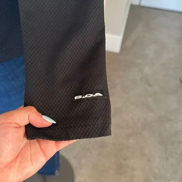 BOA Activewear Zip Up - Picture 6 of 6